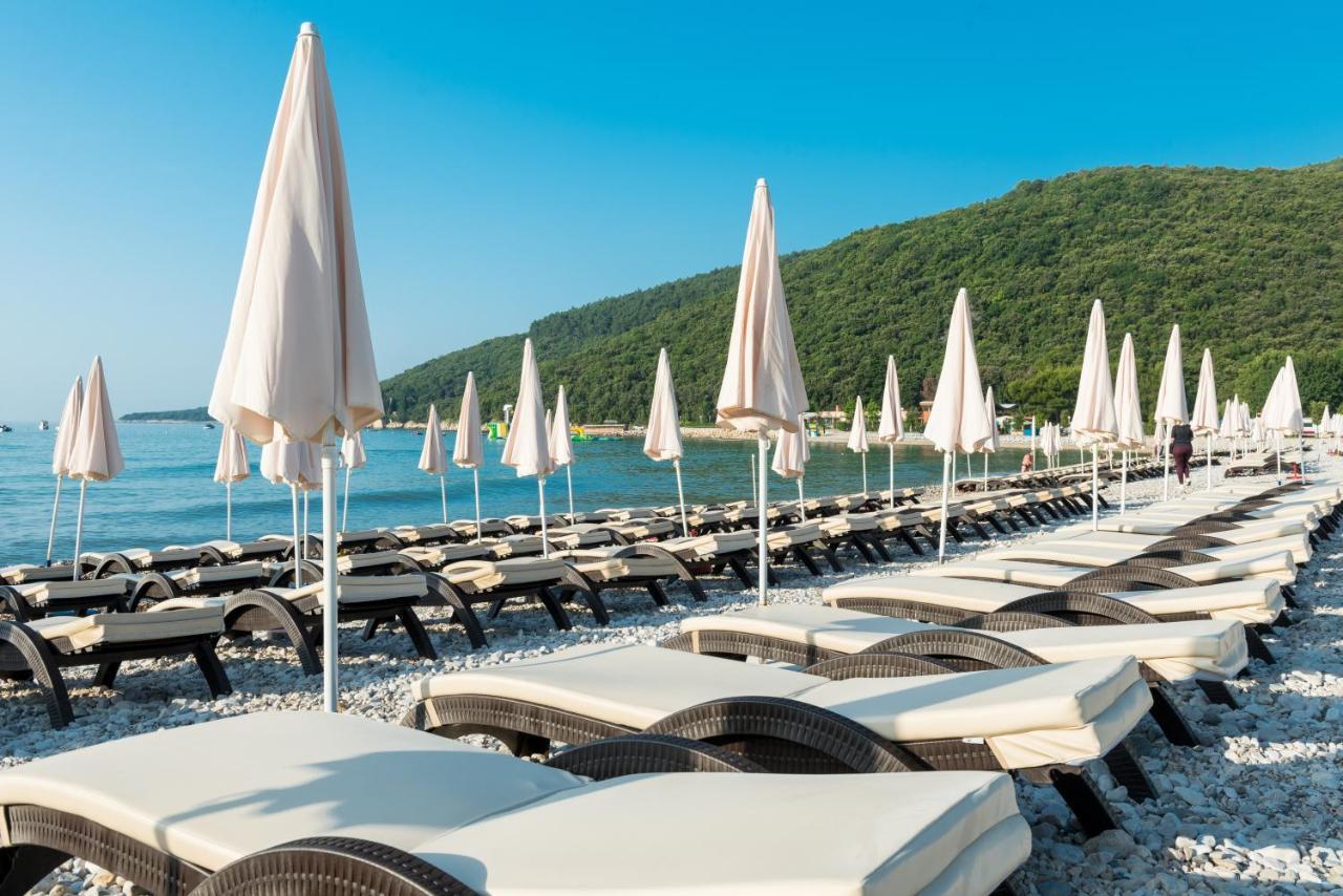 Maslinica Narcis Hotel Rabac Extérieur photo